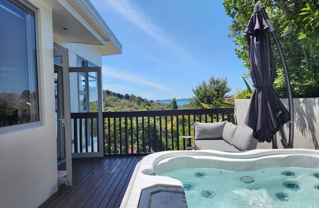 Elevated Coastal Retreat in Maraetai