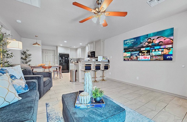 Elgin Oasis Suite B