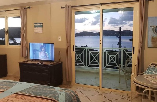 Estudio-Familiar-Baño Privado-Vista al Mar-EliMar Bay View Studio