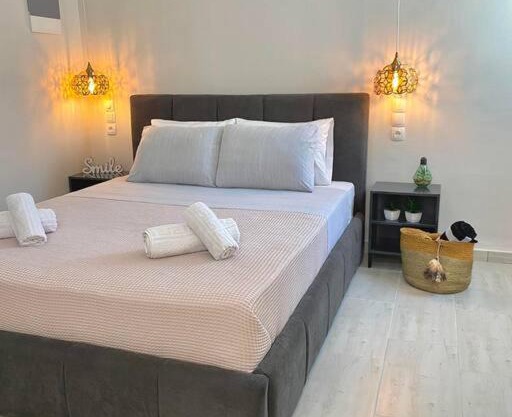 Elia Room & Garden II (new entry)