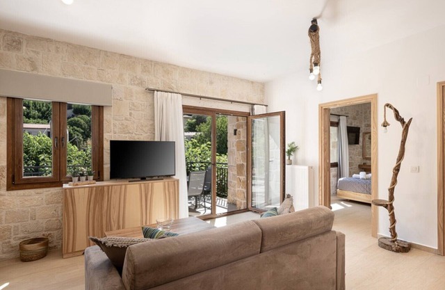 Elia Rustic Apartments Theriso with Terrace