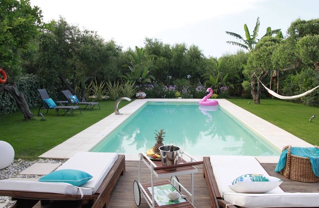Elia Seaside Villa, una increíble casa de dos pisos en Kissamos con piscina