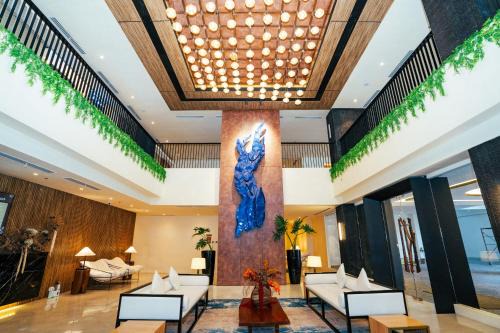 Elijah Hotel