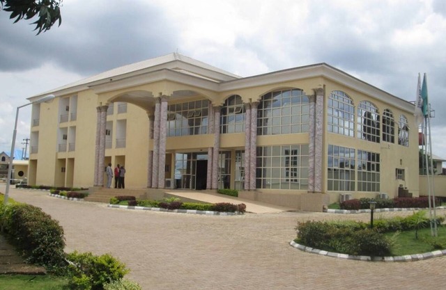 Elim Top Suites
