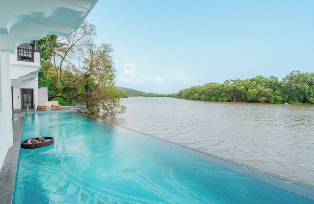 ELIVAAS VILLA FLEUVE