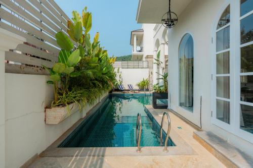 ELIVAAS 4 BHK Villa with Pvt Pool & Jacuzzi-Yashgeet