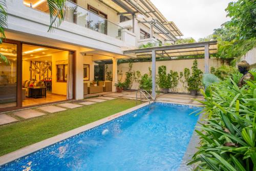 ELIVAAS 4 BHK with Pvt & Outdoor Sitting Area - Anasa