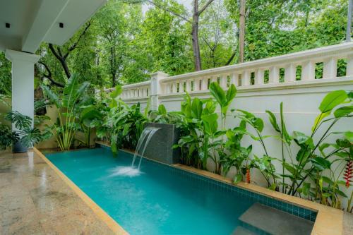 ELIVAAS 4 plus 1 BHK with Pvt pool - Amado Villa Shai