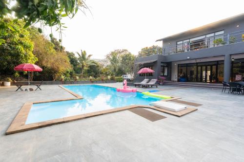 ELIVAAS El Parque 5 BHK Villa with Pvt Pool Nesteled in Forest