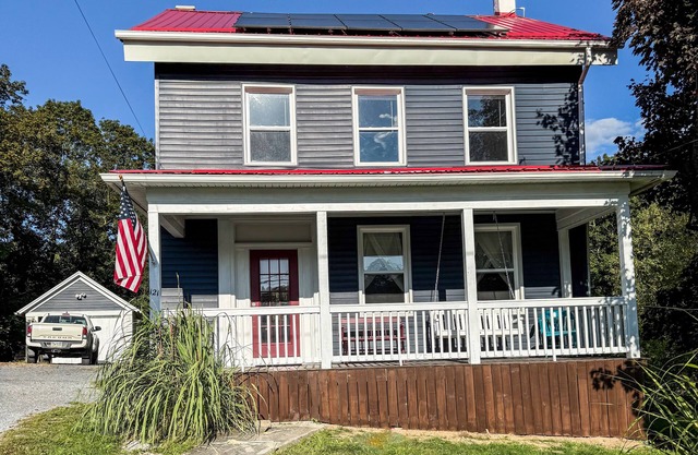 Elk Creek Farmhouse near Penn State!