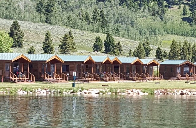 Elk Haven Camping (Cabin 10)