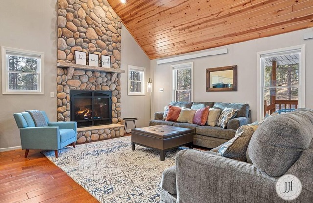 Elk Ridge Fire Place Custer