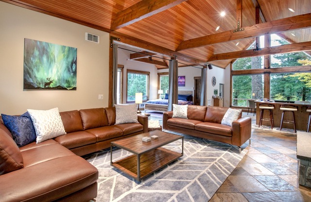 Elk River Estate (Guest House)
