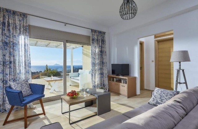 Elkysti Crete Deluxe Apartment "Corina"