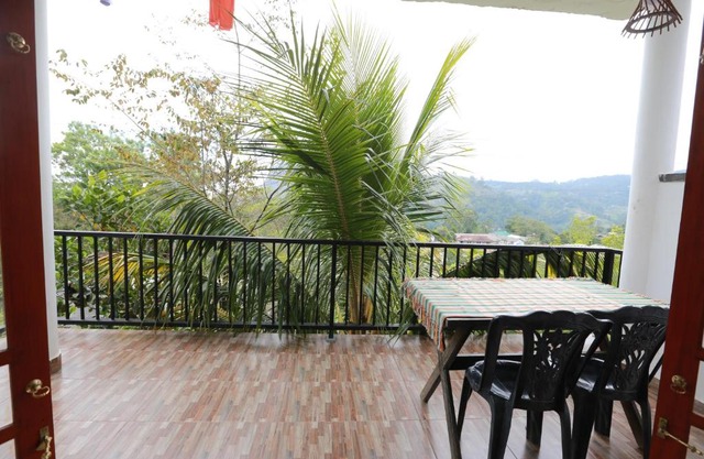 Ella Cloud Castle Homestay