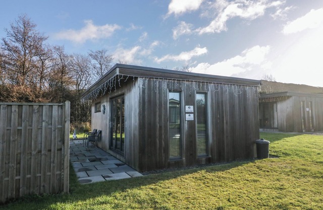 ELLA, romantic, character holiday cottage in Askam-In-Furness