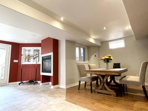Ella's Cozy Retreat at Richmond Hill
