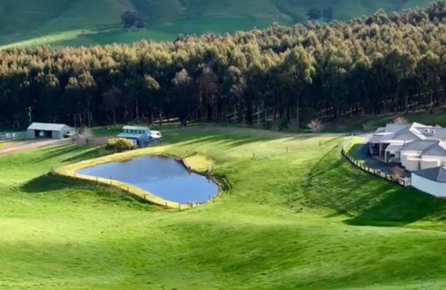 Ellenbrae - Family Homestead