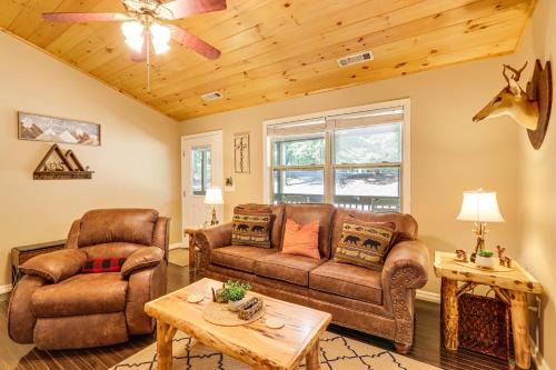 Ellijay Cabin Private Fire Pit and Community Perks!