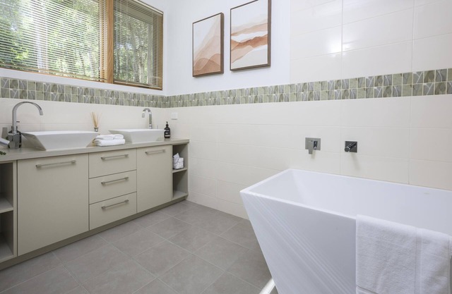 Elliott Lodge - Two storey lifestyle property sleeps 10