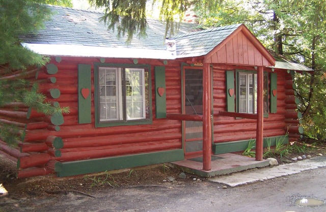 Ellis Lake Resort - Spruce Log Cabin-Interlochen / Traverse City