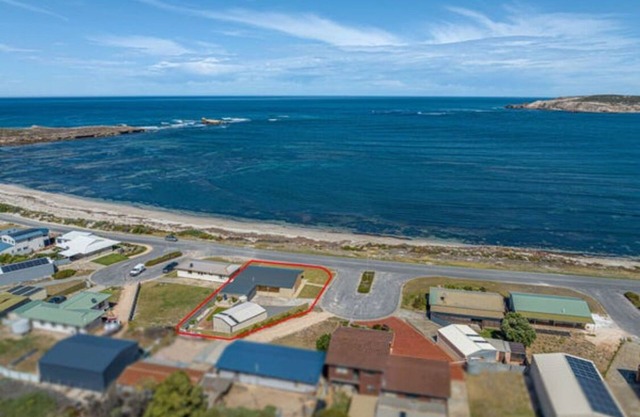 Elliston Esplanade Beach House (RUFF-INN-IT)