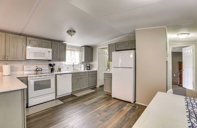 Elloree Vacation Rental ~ 7 Mi to Lake Marion!