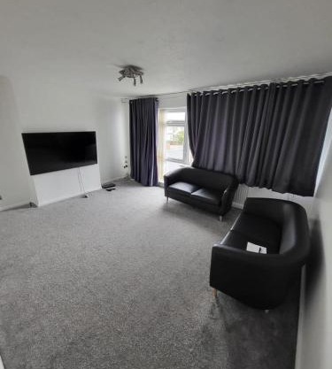 Elm Park Home with Garden & Parking