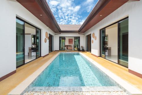 Elm pool villa