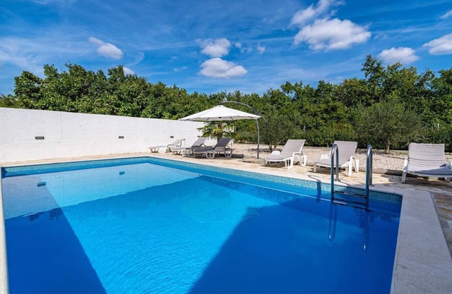 Elo Holiday Home