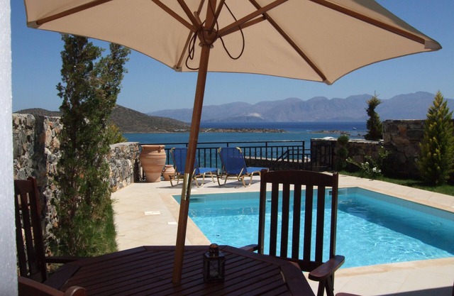 Elounda, piscina privada, cerca de la playa y las tiendas, impresionantes vistas frente al mar