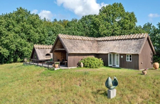"Elvine" - 2.9km from the sea by Interhome