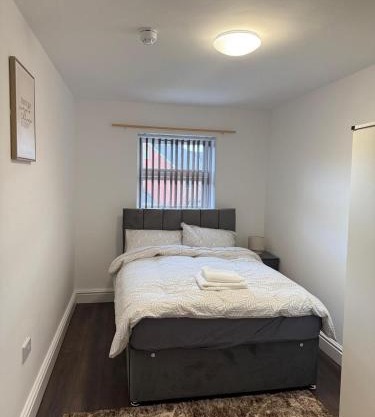 EM Homes-Room1