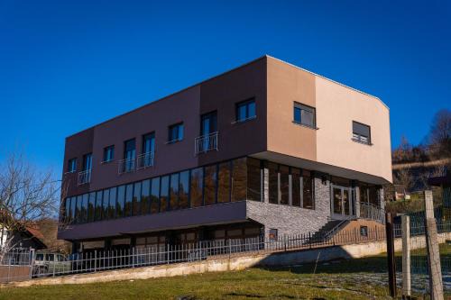Ema, Asja, Eda Apartments