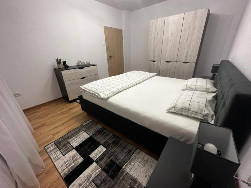 Emanuela Apartments