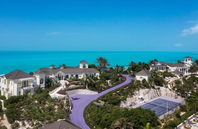 Emara, Prince's former Estate w/Private Beach