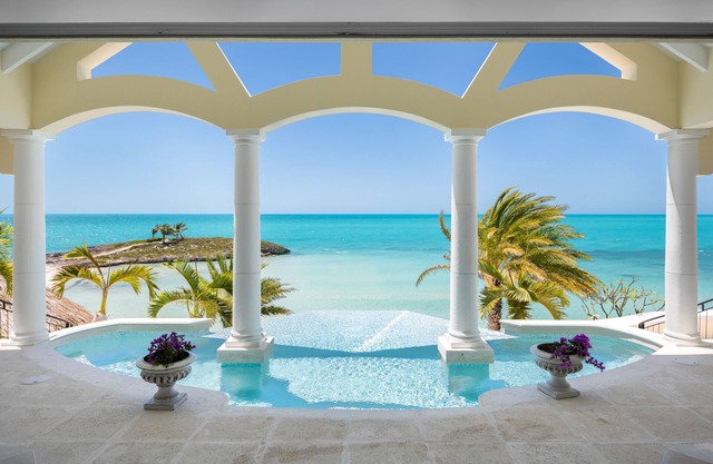 Emara West: Luxury Retreat with your own Private Beach