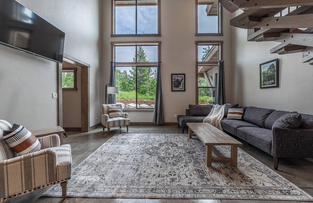 Embrace Adventure! 7 mi to GNP- 2bd/2ba Condo - Private Patio w/Hot Tub - #1-1