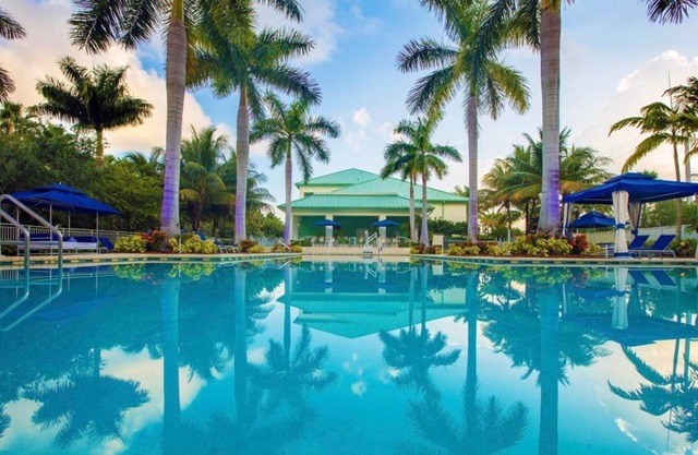 Embrace the Miami Lifestyle at its Finest! 2 Amazing Rooms w/ Balcony + Kitchen