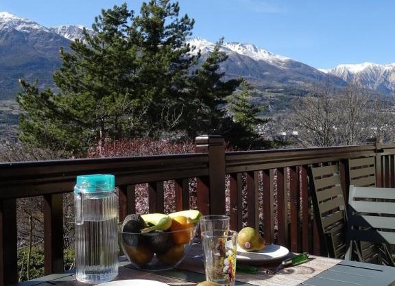 EMBRUN Superbe appartement classé 3 étoiles tout équipé avec vue sur montagnes