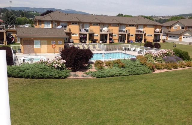 Emerald Beach Villas 3 BD Lakefront Condo y barco Slip, Wood Lake, Lake Country