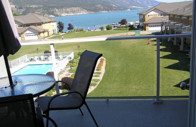 Emerald Beach Villas, condominio frente al mar de Wood Lake