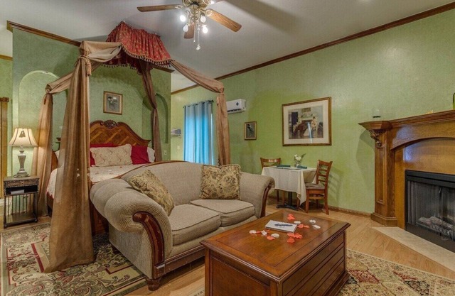 Emerald Dream Cottage at Whispering Pines Inn