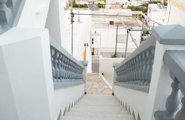 Emerald Heaven, Spacious house near the beach with a magnificent view.
