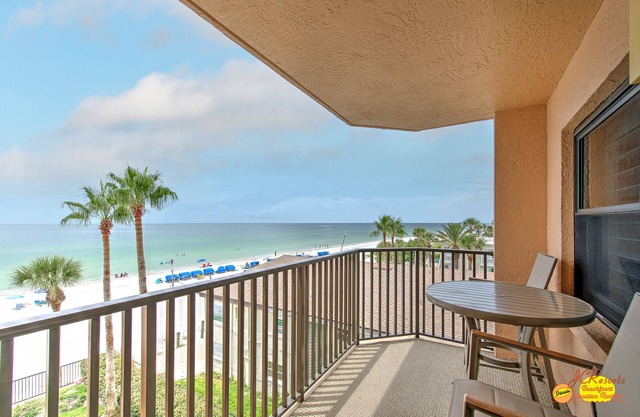 Esmeralda Unidad Isla 304: 2 BR / 2 BA condominio en N. Redington Beach, capacidad para 4