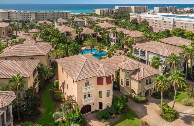 Emerald Palazzo - East Destin! Piscina comunitaria! Bañera de hidromasaje Pasos a la playa!