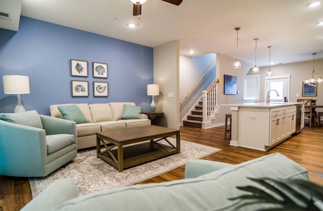 Emerald Star with Private Hot Tub, Near Beach and Wright Brothers Memorial!