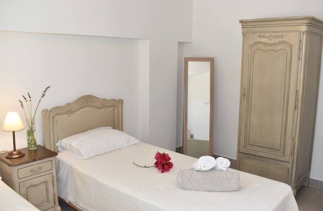 Emerald Studio, Romantic Holidays, Paxos