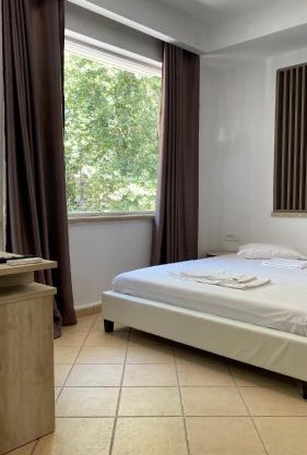 Emerald Suites