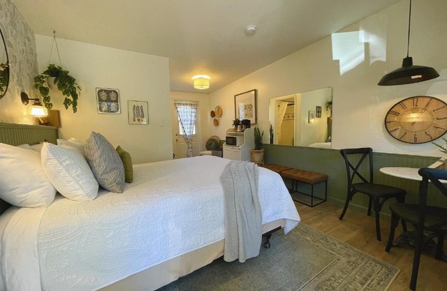 Emerald Valley Inn
